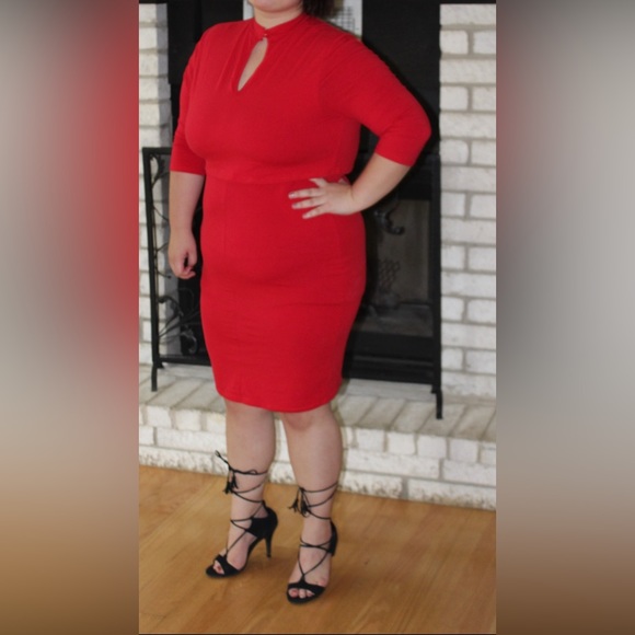 👑NWT Red Cut Off Crop Look Dress w/Keyhole Back (Clearance) - Picture 5 of 12